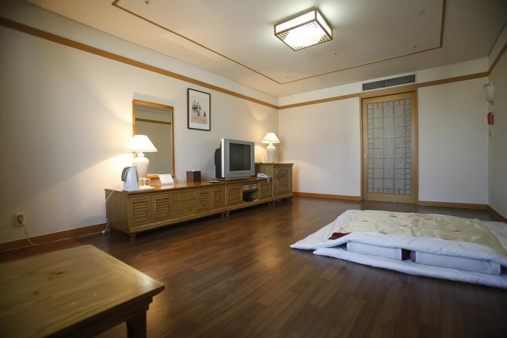 Legend Hotel Теджон Номер фото
