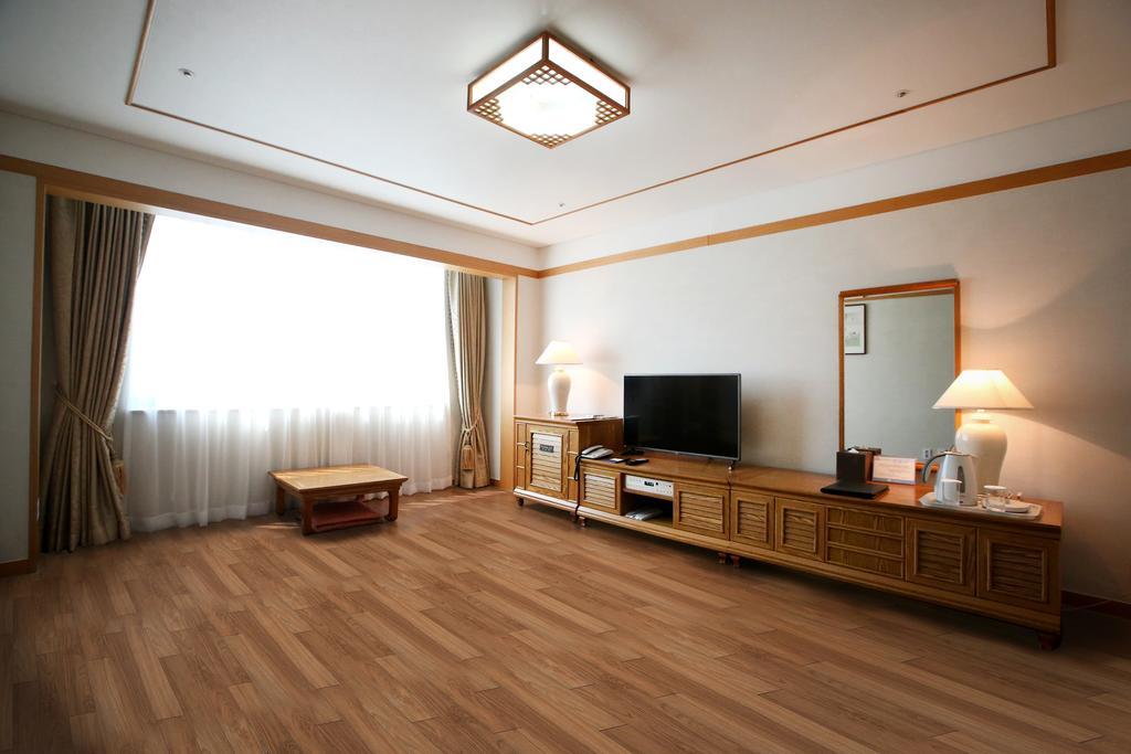 Legend Hotel Теджон Номер фото